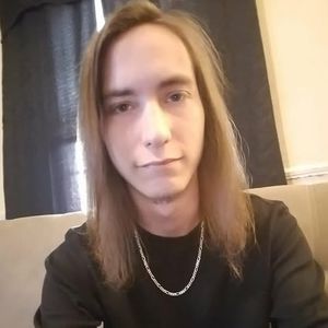 Meet your Posher, Devin